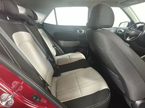 Used 2025 Hyundai Venue SEL FWD image 27