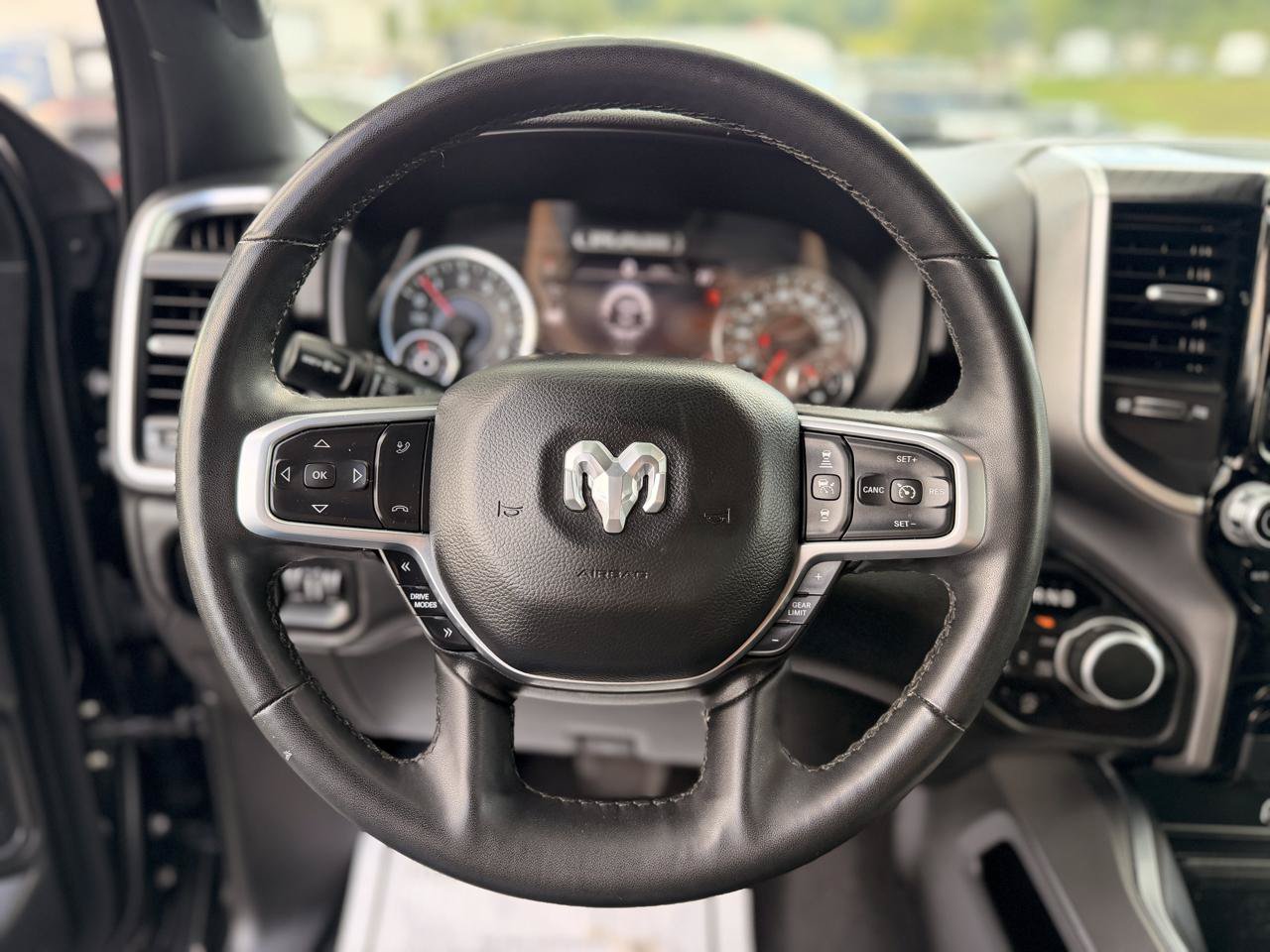 Used 2025 RAM 1500 Big Horn AWD/4WD image 29