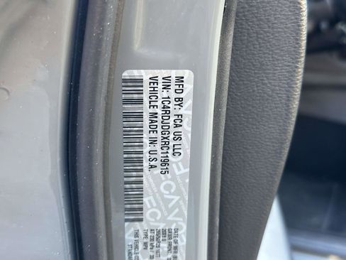 Used 2024 Dodge Durango GT image 15