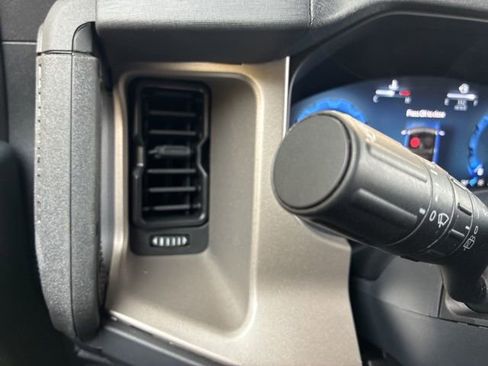 Used 2025 Ford Bronco Outer Banks image 27