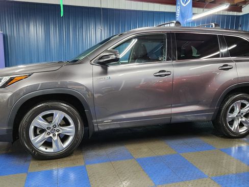 Used 2017 Toyota Highlander Limited image 87