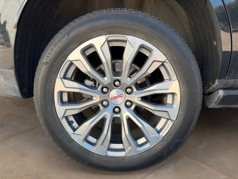 Used 2024 GMC Yukon Denali w/ Denali Reserve Package AWD/4WD image 24