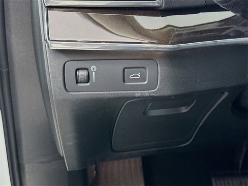 Used 2018 Volvo XC90 T5 Momentum w/ Momentum Plus Package image 10