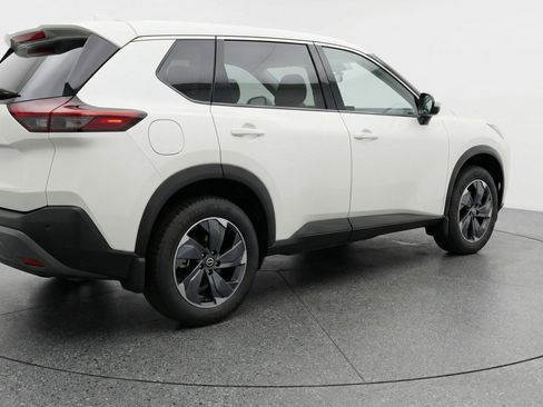 Used 2025 Nissan Rogue SV image 9