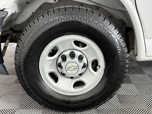 Used 2021 Chevrolet Express 2500 Work Van w/ Driver Convenience Package image 33
