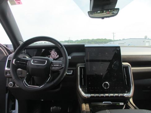 New 2026 GMC Yukon Denali Ultimate AWD/4WD image 14