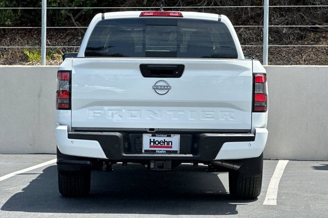 Used 2026 Nissan Frontier SV w/ Tow Package RWD image 4
