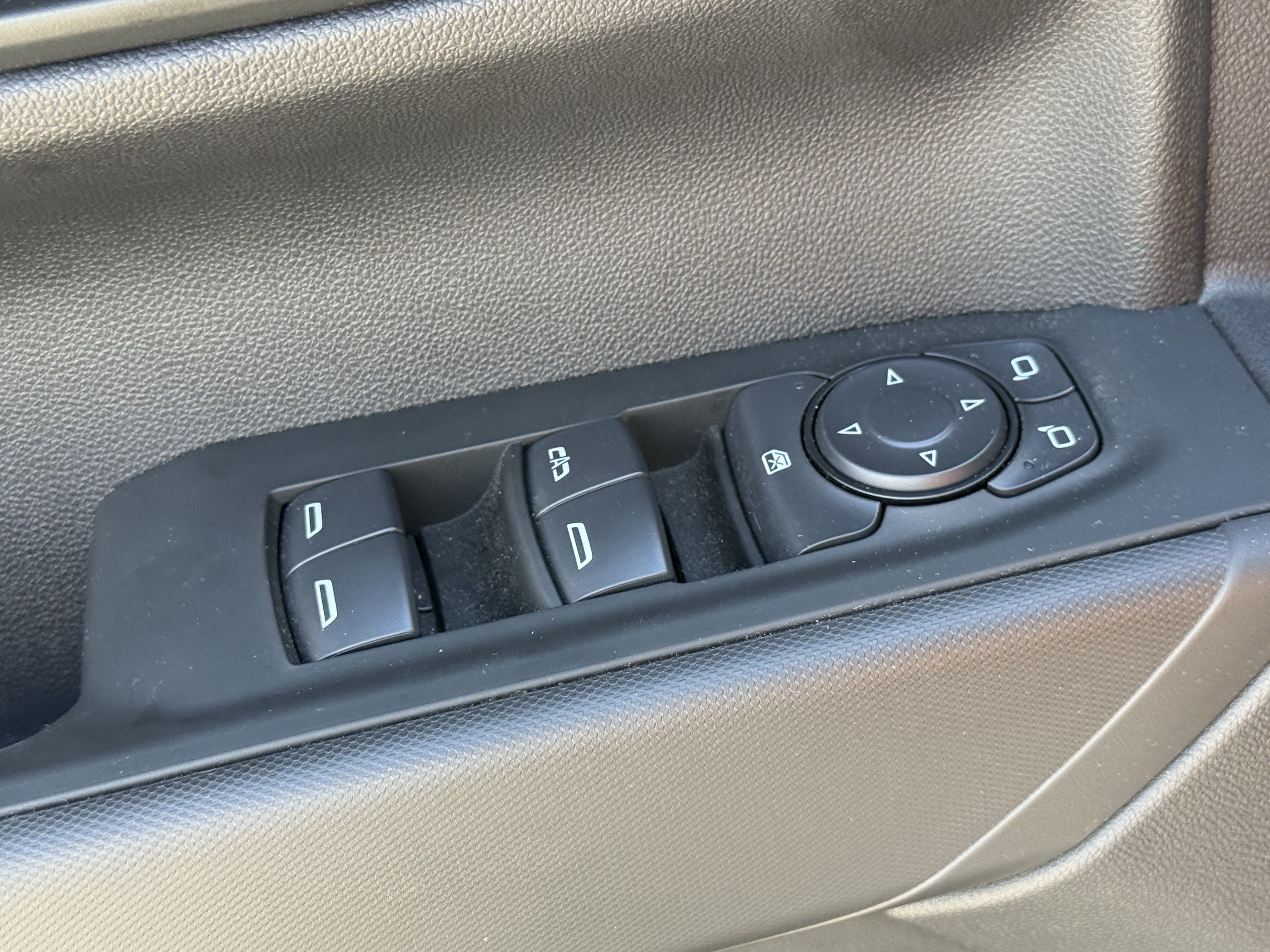 Used 2024 Chevrolet Silverado 1500 Custom RWD image 25