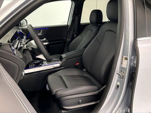 New 2026 Mercedes-Benz GLB 250 4MATIC image 9