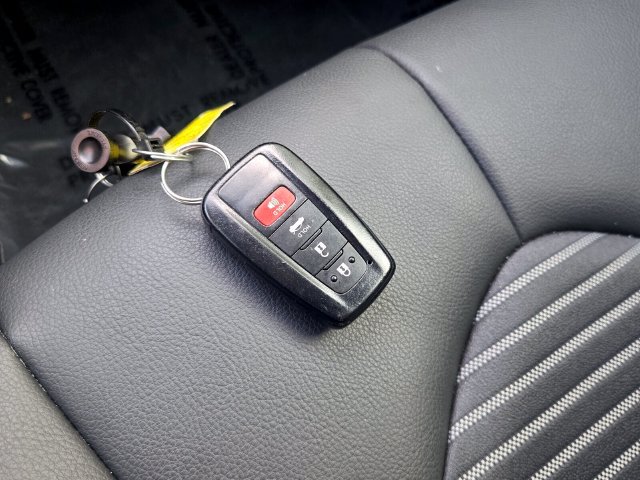 Used 2024 Toyota Camry SE w/ Convenience Package FWD image 20