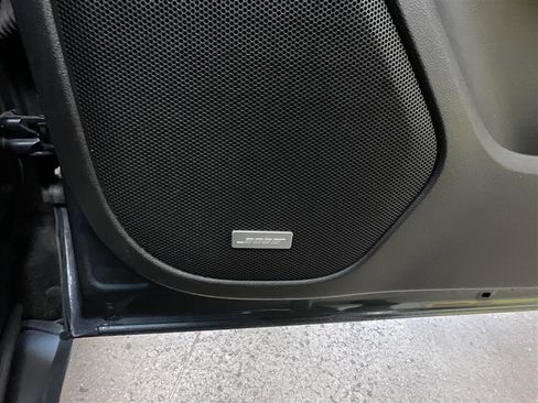 Used 2019 GMC Acadia SLT image 28