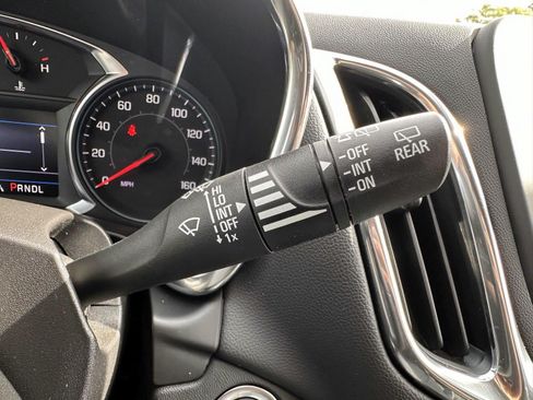 Used 2023 Chevrolet Equinox LT FWD image 19