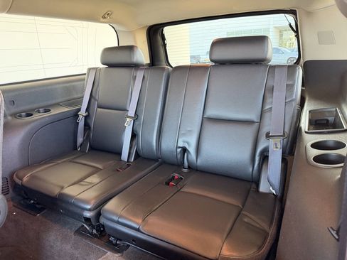 Used 2011 GMC Yukon XL SLT image 13