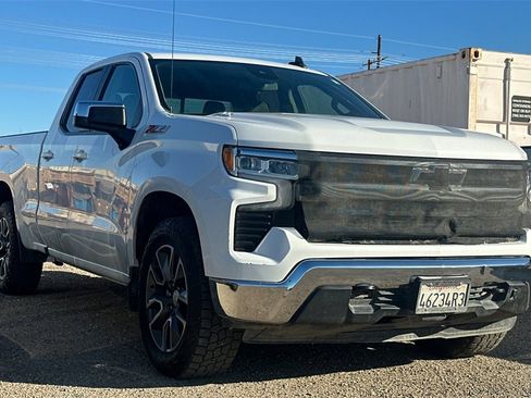 Used 2022 Chevrolet Silverado 1500 LT image 2