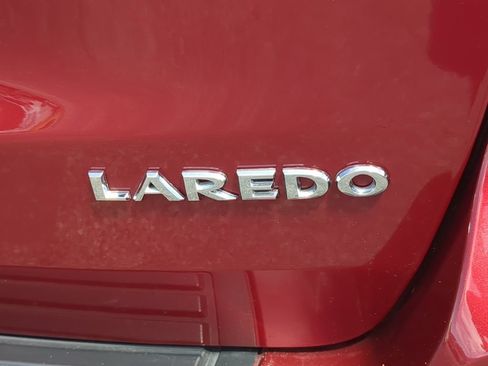 Used 2015 Jeep Grand Cherokee Laredo w/ Quick Order Package 23E RWD image 10