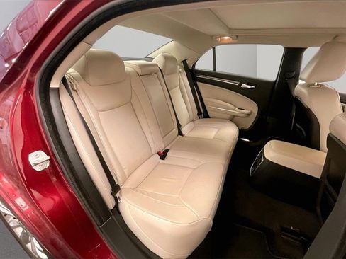 Used 2018 Chrysler 300 Limited w/ Light Group image 17