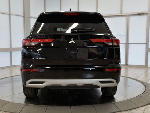 Used 2024 Mitsubishi Outlander SE image 7