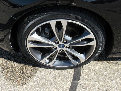 Used 2020 Ford Fusion Titanium image 11