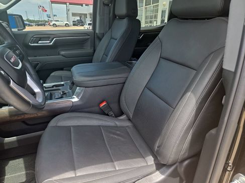 Used 2024 GMC Sierra 1500 SLT AWD/4WD image 8