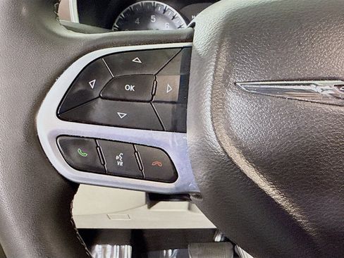 Used 2023 Chrysler Voyager LX image 14