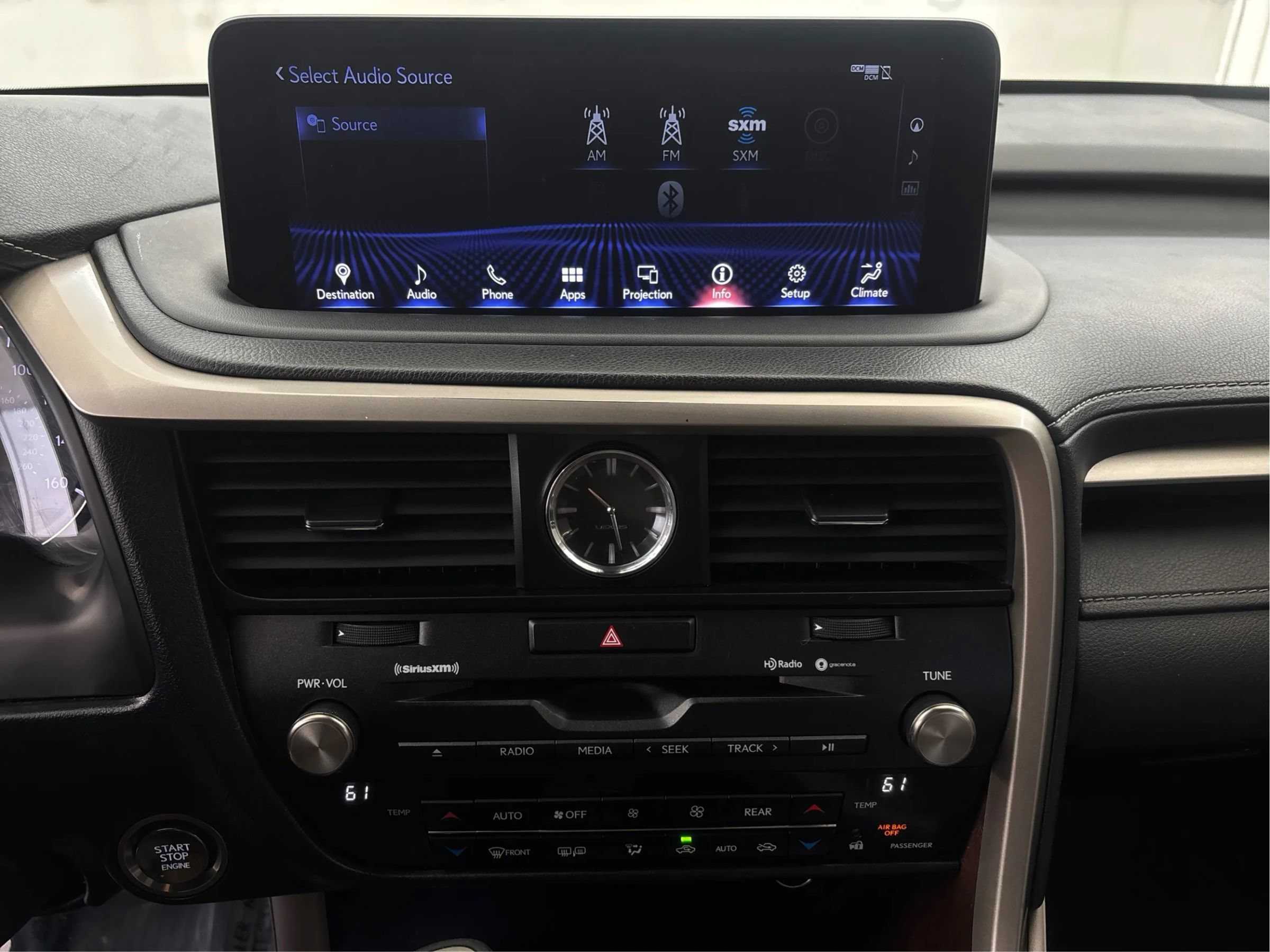 Used 2020 Lexus RX 350L Premium w/ Premium Package AWD/4WD image 19