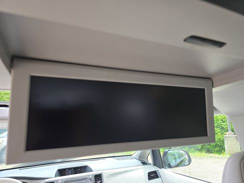 Used 2012 Toyota Sienna XLE w/ Premium Pkg FWD image 23