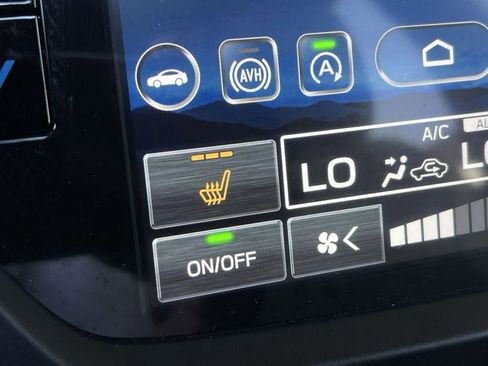 Used 2025 Subaru Forester Premium image 34