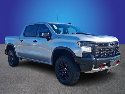 Used 2022 Chevrolet Silverado 1500 ZR2 w/ Technology Package image 3