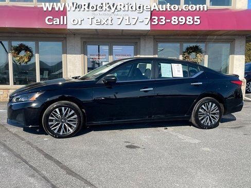 Used 2024 Nissan Altima 2.5 SV image 4