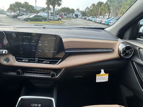 New 2026 Chevrolet Equinox ACTIV AWD/4WD image 17
