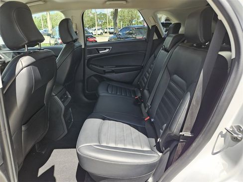 Used 2024 Ford Edge SEL image 4