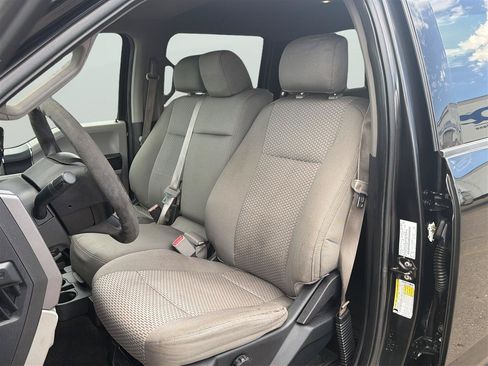 Used 2015 Ford F150 XLT RWD image 11