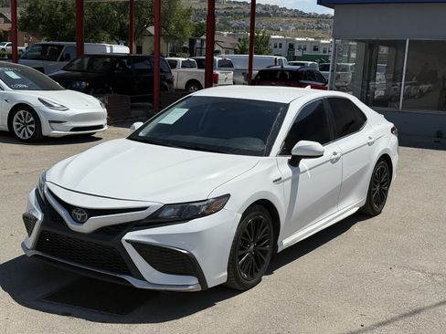 Used 2021 Toyota Camry SE FWD image 8