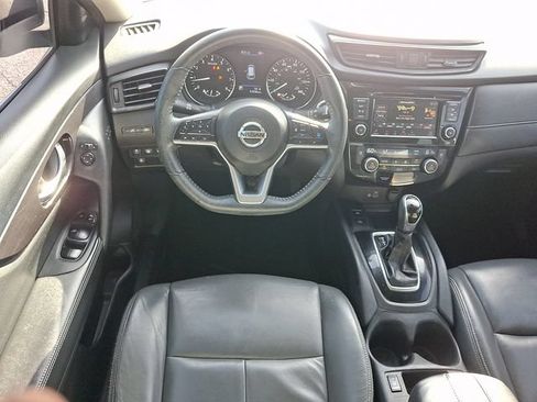 Used 2020 Nissan Rogue SV w/ Premium Package FWD image 12