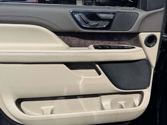 Certified 2022 Lincoln Navigator 4WD image 17