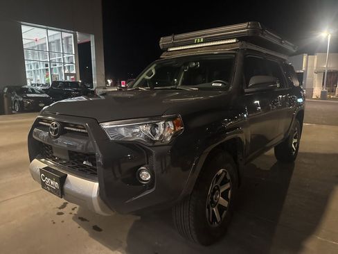 Used 2024 Toyota 4Runner TRD Off-Road Premium image 3