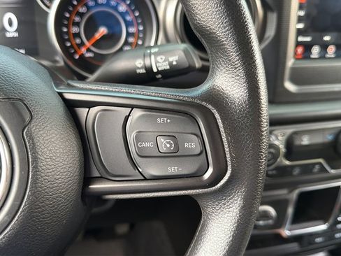 Used 2022 Jeep Wrangler Sport AWD/4WD image 26