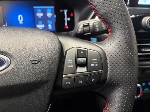 Certified 2025 Ford Escape ST-Line Select AWD/4WD image 19