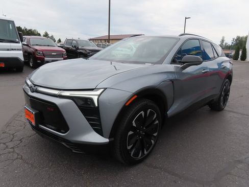 Used 2025 Chevrolet Blazer EV RS AWD/4WD image 3