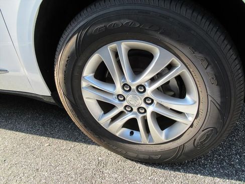 Used 2019 Buick Enclave Essence image 5