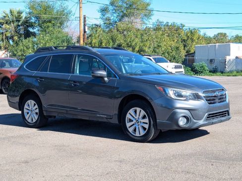 Used 2019 Subaru Outback 2.5i Premium image 1