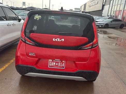 Used 2024 Kia Soul LX w/ Option Group 015 FWD image 9