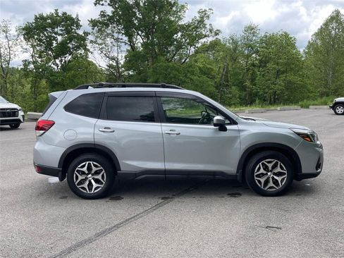 Certified 2021 Subaru Forester Premium AWD/4WD image 6