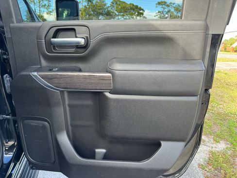 Used 2022 Chevrolet Silverado 3500 LTZ w/ LTZ Premium Package image 43