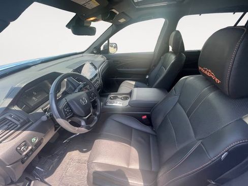 Certified 2025 Honda Passport TrailSport image 9