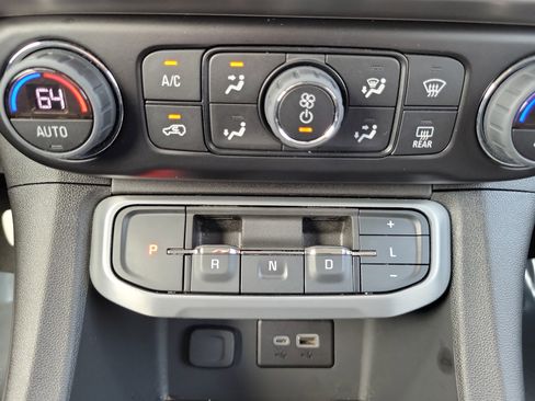 Used 2023 GMC Acadia SLE w/ Driver Convenience Package FWD image 22