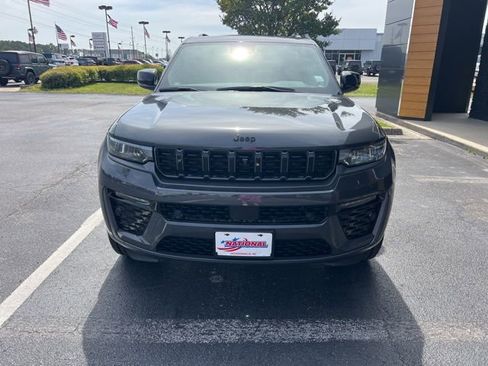 New 2026 Jeep Grand Cherokee Limited AWD/4WD image 3