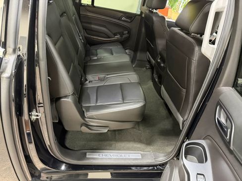 Used 2018 Chevrolet Suburban LT AWD/4WD image 38