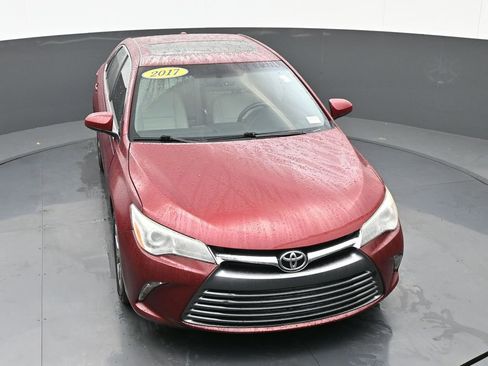 Used 2017 Toyota Camry XLE image 40