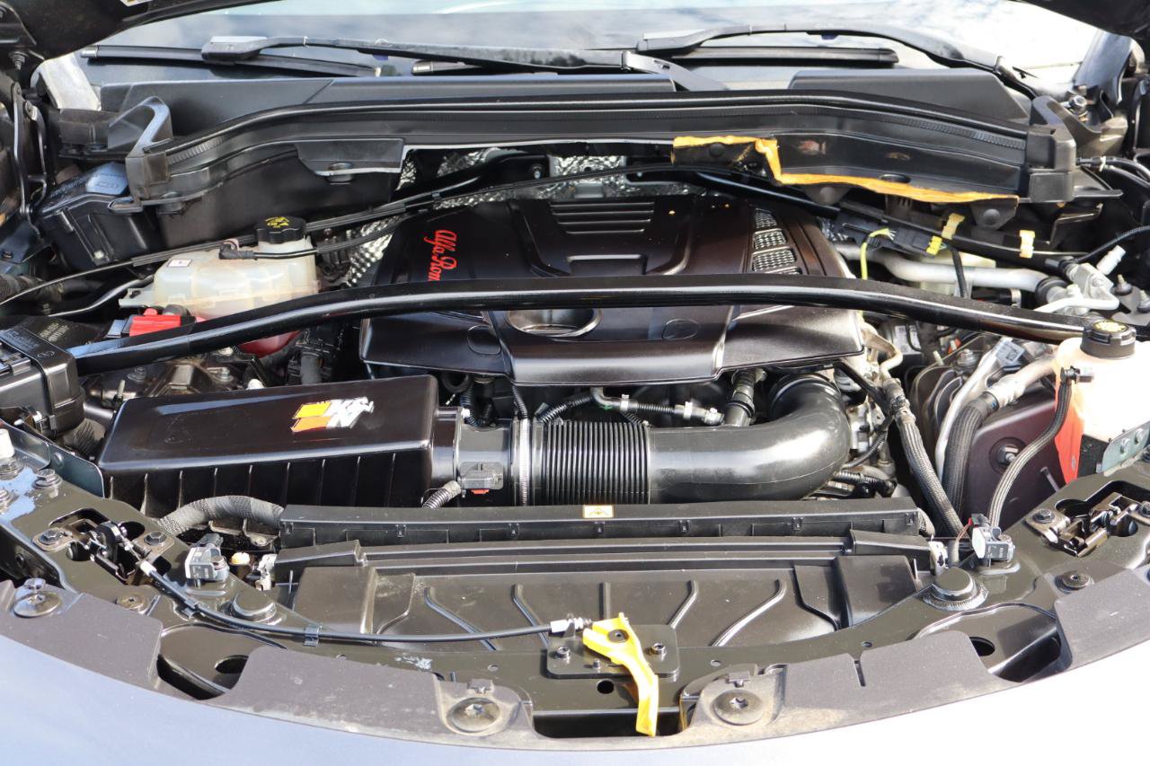 Used 2018 Alfa Romeo Stelvio AWD image 29